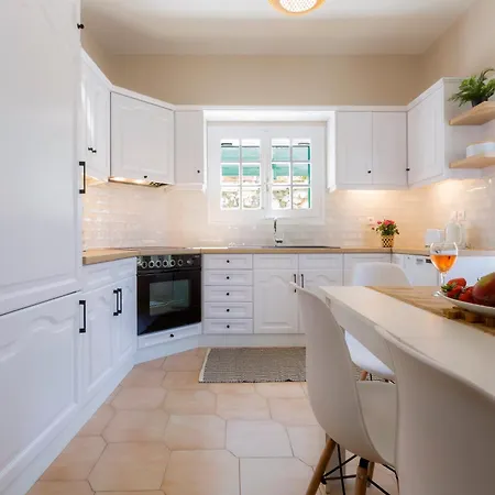 Alisachni 1st Floor Apartament