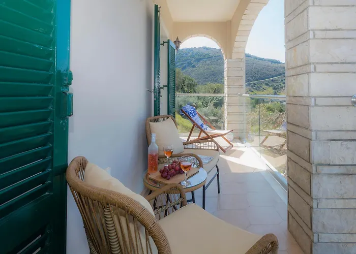 Alisachni 1st Floor * Απραός